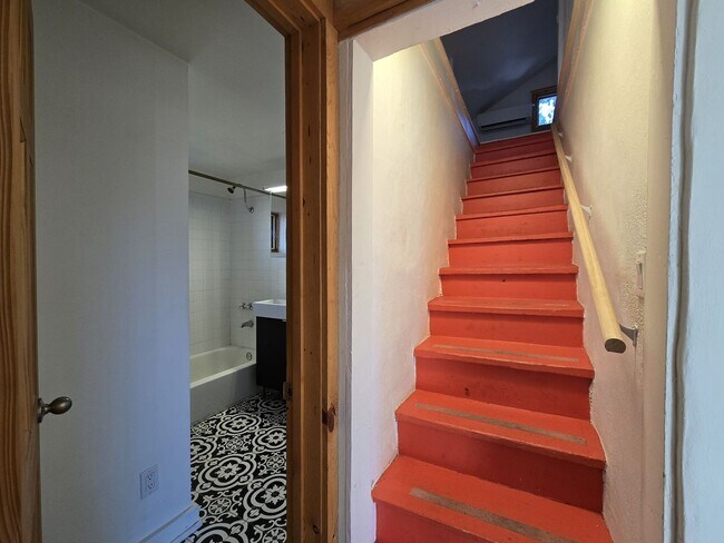 Building Photo - 235 Irvine St