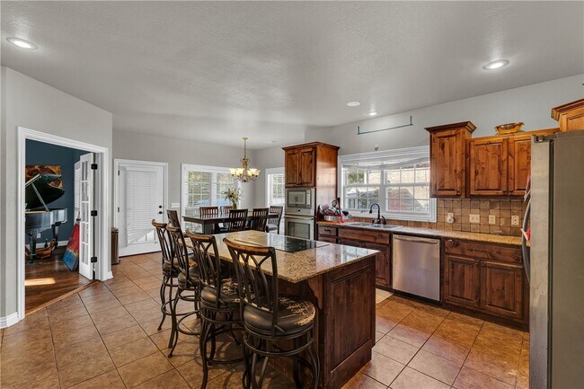 Building Photo - 2265 N Covington Park Blvd