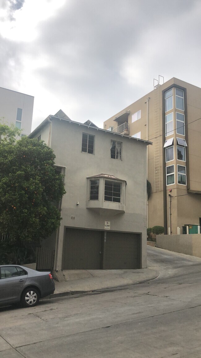 Building Photo - 108 Witmer St