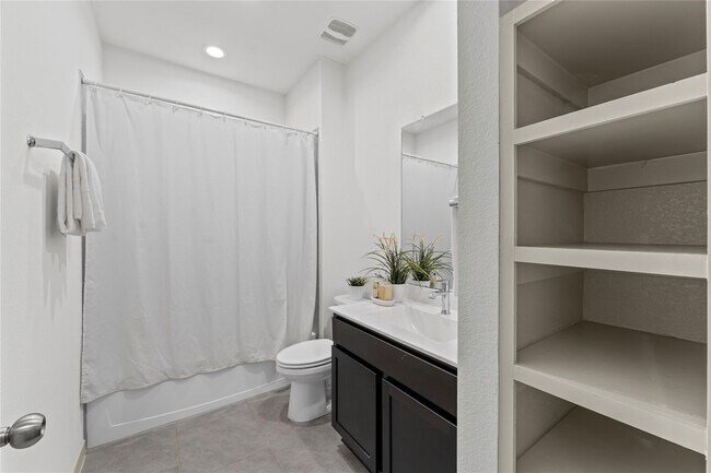 Building Photo - 12512 Newport Arch Ln