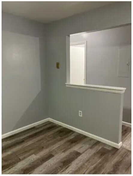 Building Photo - 23 Shirley St