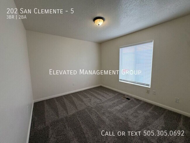 Building Photo - 202 San Clemente Ave NW