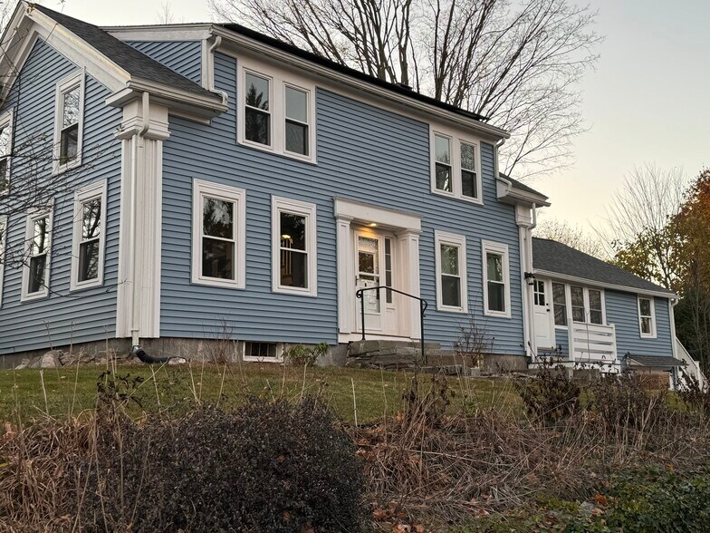 Building Photo - 21 Jabish St