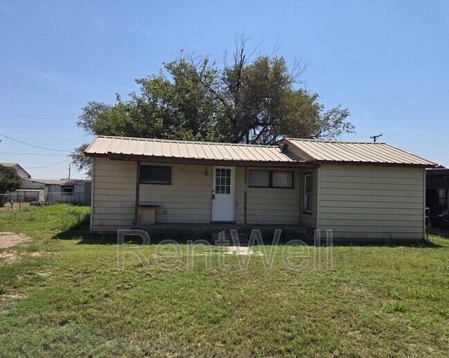 Primary Photo - 224 E 6th St