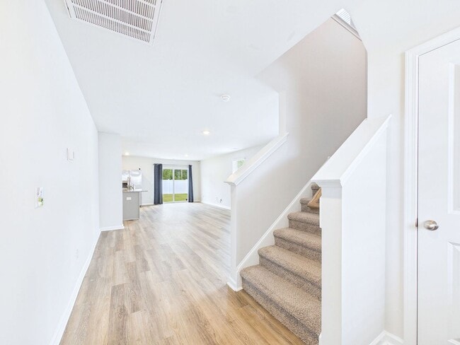 Building Photo - 7047 Woodline Dr