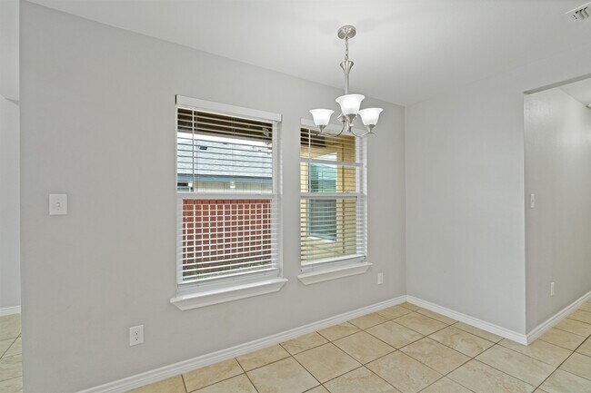 Building Photo - 1013 Tesoro Run