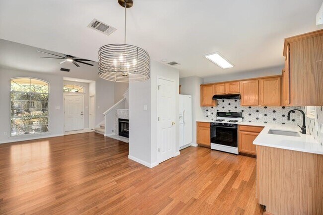 Building Photo - 9416 Bradner Dr