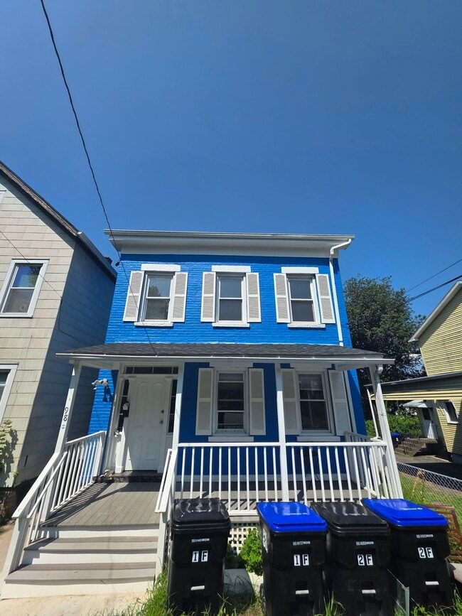 Building Photo - 98 Delafield St