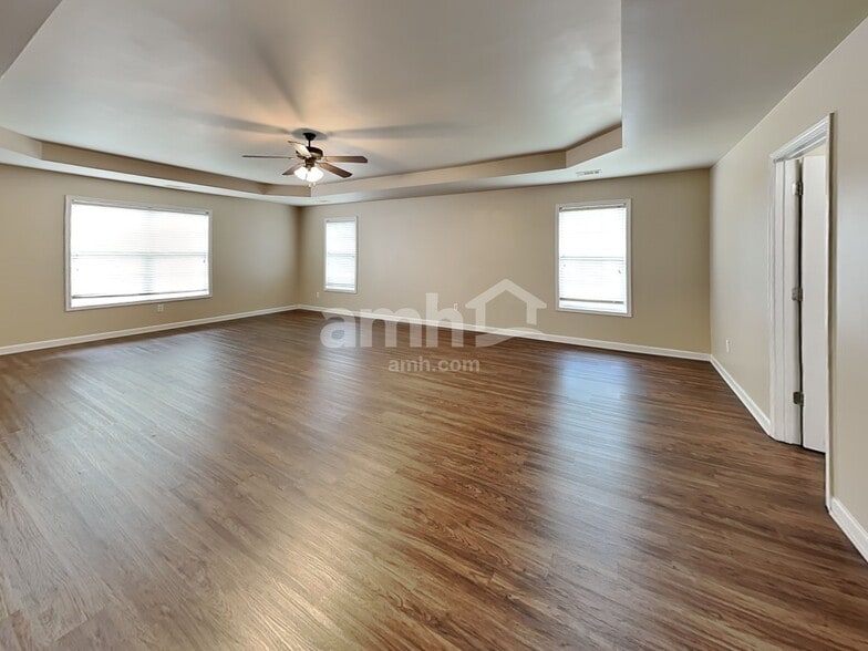 Building Photo - 148 Crescent Woode Dr