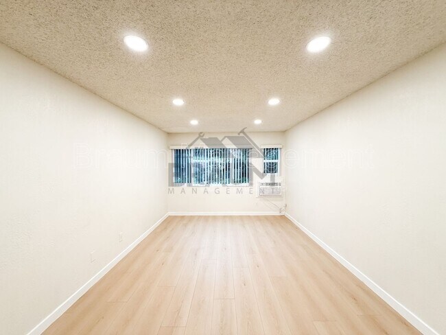 Building Photo - 4636 Laurel Canyon Blvd