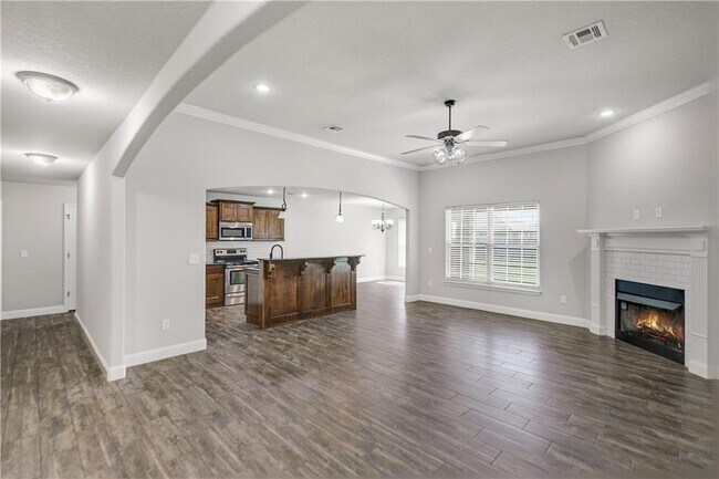 Building Photo - 1100 Ellen Ray Ln