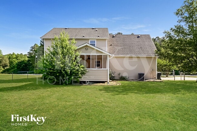 Building Photo - 215 Brooks Dr