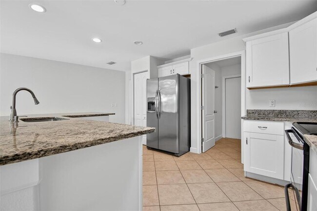 Building Photo - 231 Wellington Dr