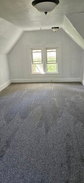 Building Photo - 129 N Bergan Ave