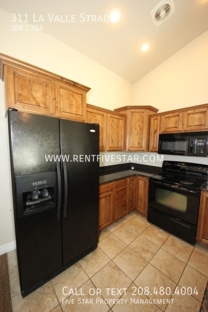 Building Photo - 311 La Valle Strada