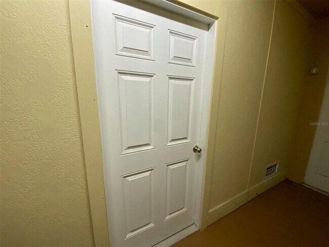 Building Photo - 6394 Banyan Blvd