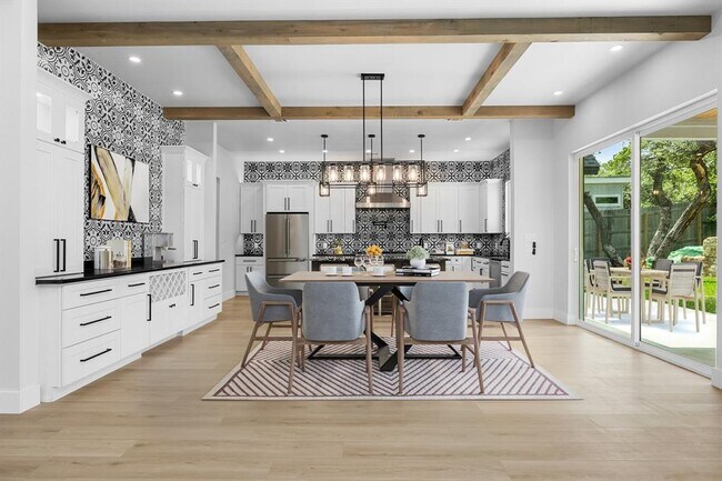Building Photo - 14804 Arrowhead Dr