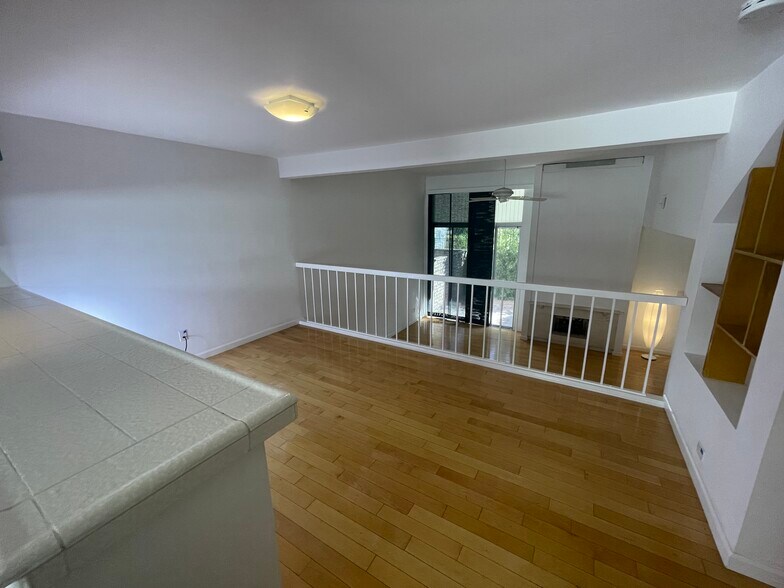 Building Photo - 4723 La Villa Marina Ln