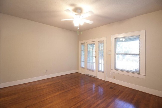 Building Photo - 303 Northwood St