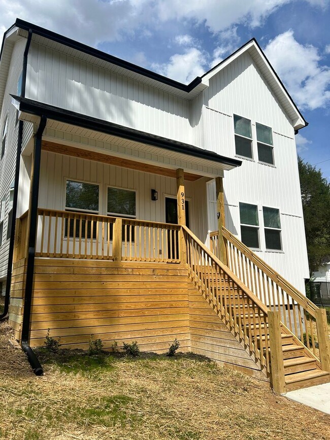 Building Photo - 931 Old Lower Mill Rd