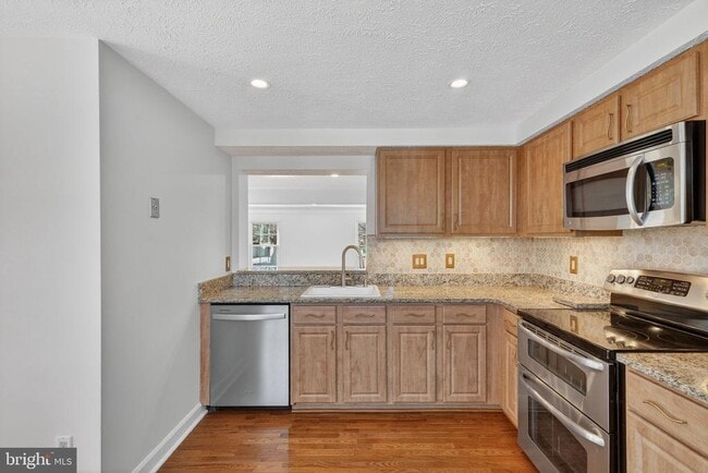 Building Photo - 6178 Morning Glory Rd