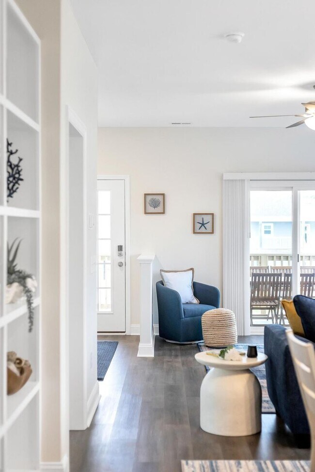 Building Photo - Amazing Rental Coming Soon (Late October-2...