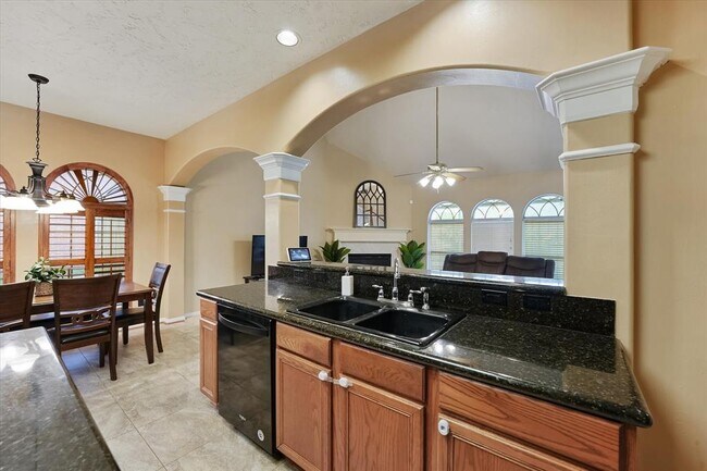 Building Photo - 4426 Park Bend Dr