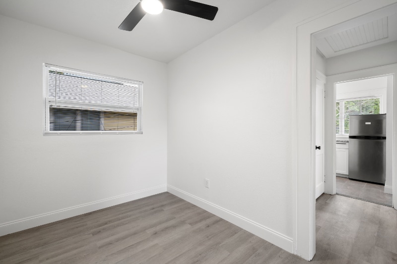 Building Photo - 919 16th Ave N