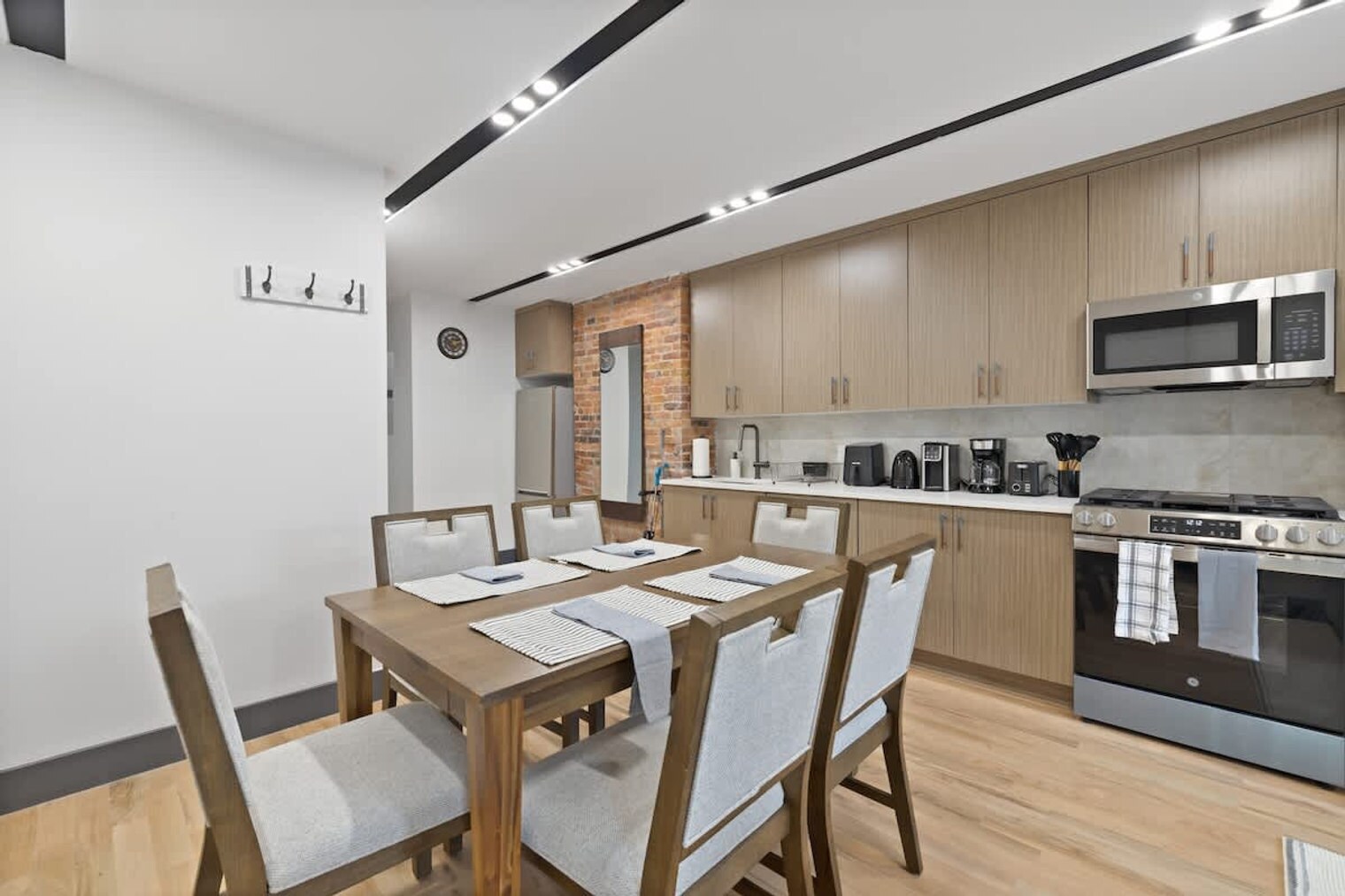 Building Photo - 115 Franklin St