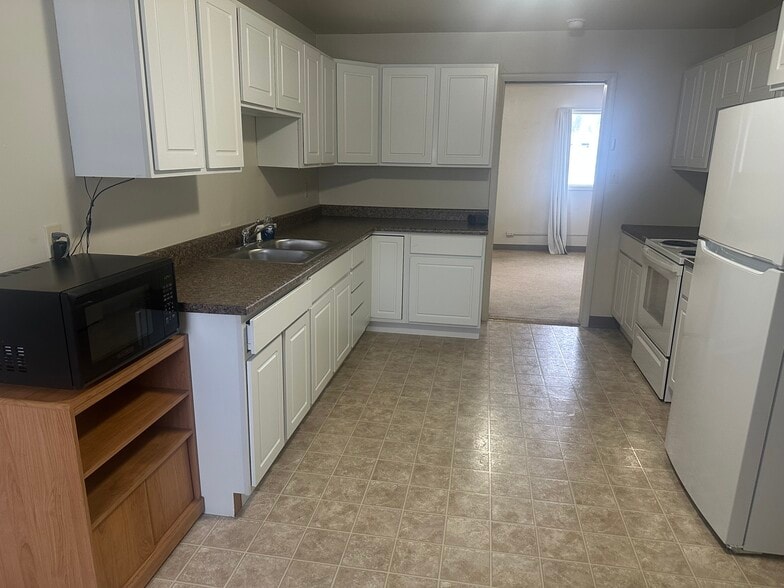 Building Photo - 1908 W Main St