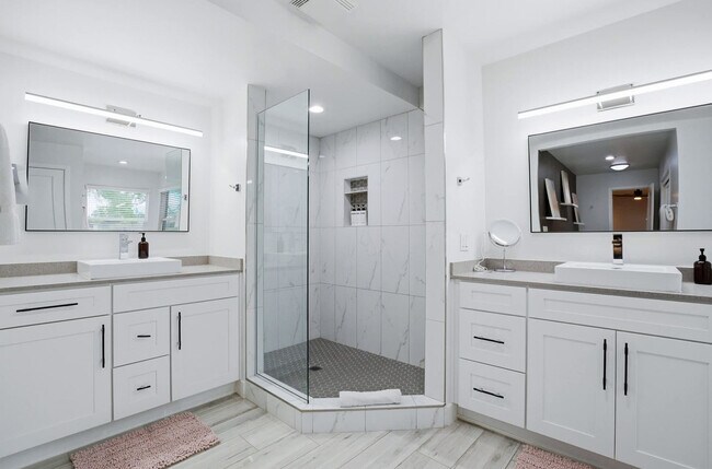 Building Photo - 11802 Hayden Rd