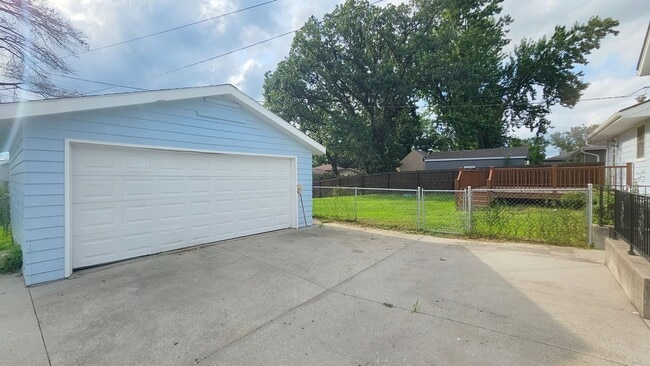 Building Photo - Charming 3-Bedroom Home in Prime Ankeny Lo...