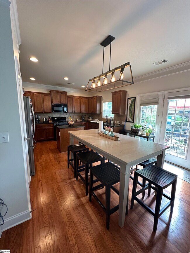 Building Photo - 200 Barbours Lane