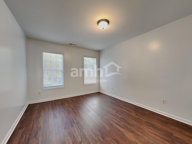 Building Photo - 2916 Filbert St