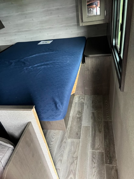 Building Photo - 930 County Rd 3390