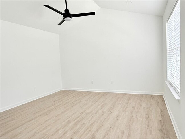 Building Photo - 900 Melrose Park Pl