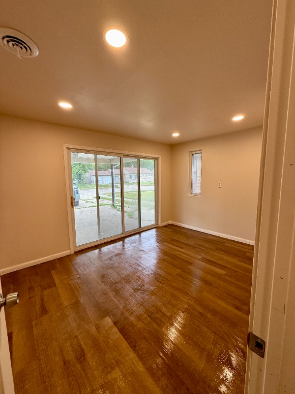 Building Photo - 3040 Alvina Ave