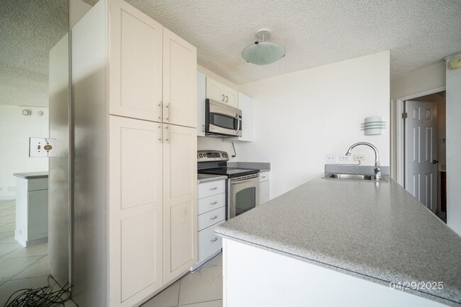 Building Photo - 2Bd/2Ba/2Pkg LELE PONO in Aiea - $2400