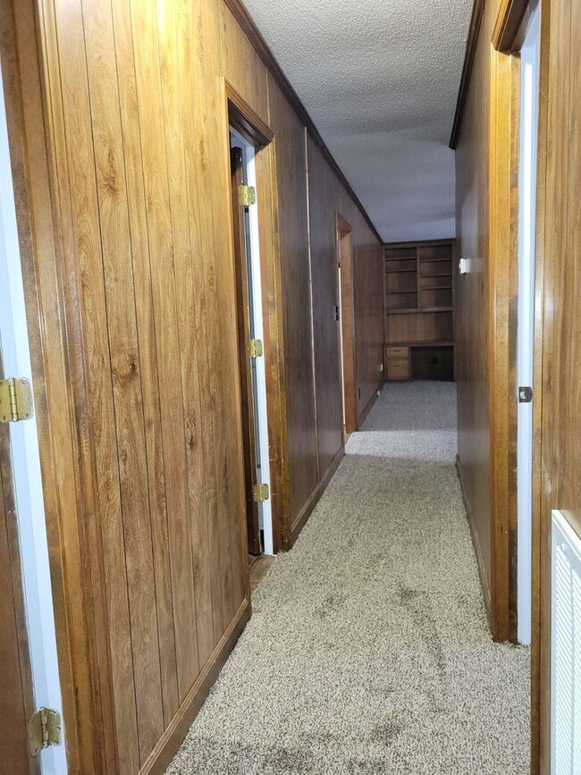 Building Photo - Ready to Move in