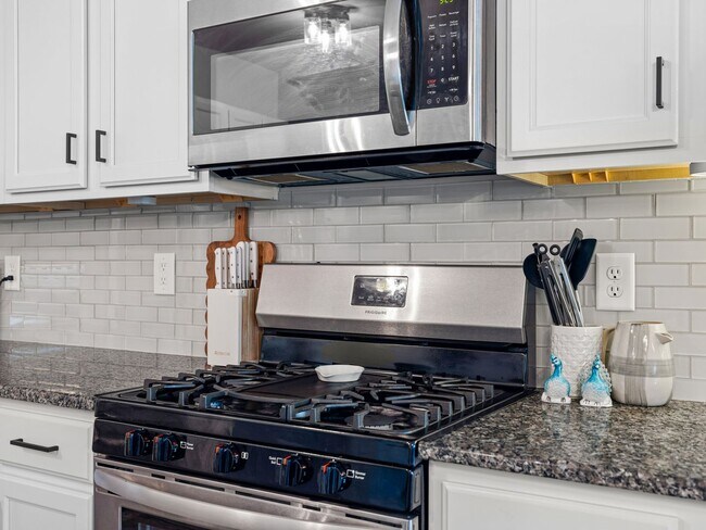 Building Photo - Mimosa Bay Beauty