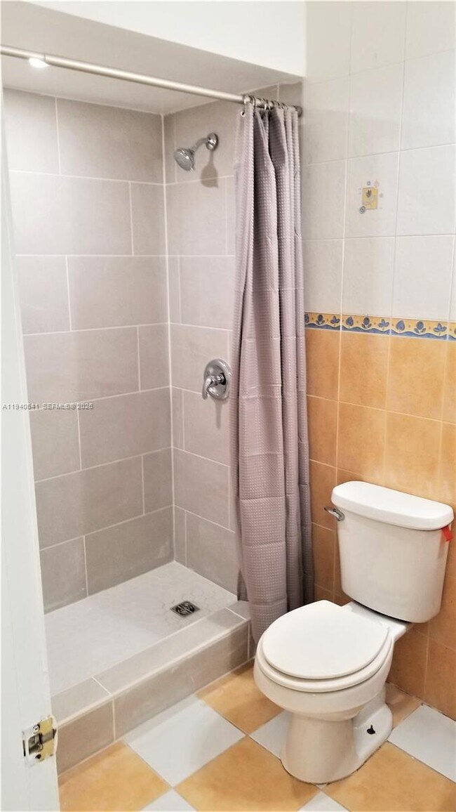 Building Photo - 9723 SW 138th Ave