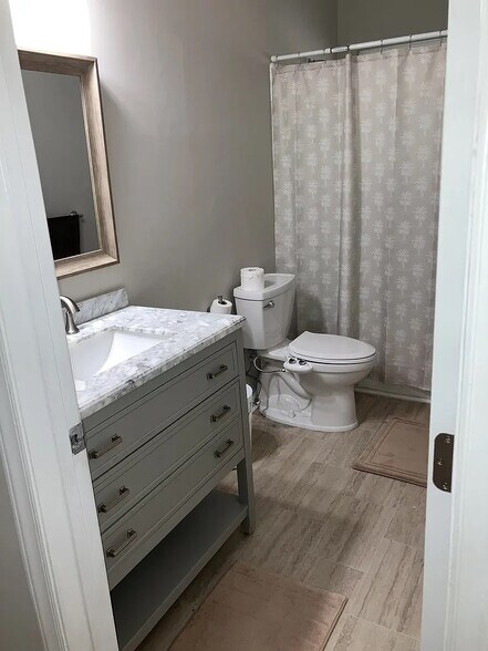 Building Photo - Room in Condo on Winterpointe Ln