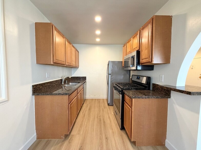 Building Photo - 3631 Midvale Ave