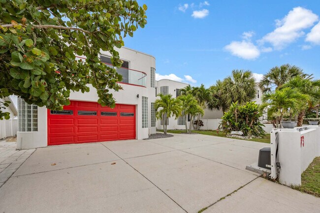 Building Photo - 873 S Atlantic Ave