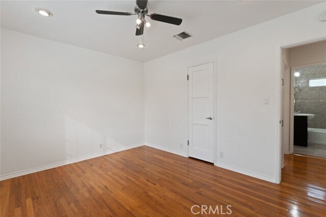 Building Photo - 8440 Oakdale Ave