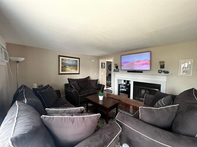 Building Photo - 24 Patriots Sq