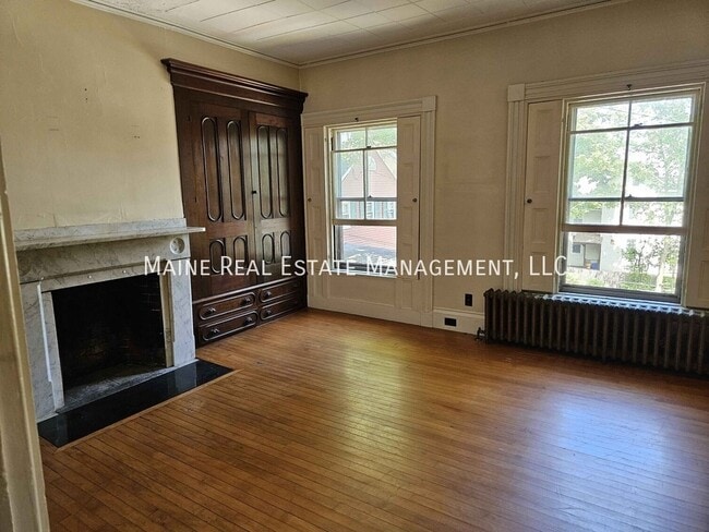 Building Photo - 11B Hudson St.