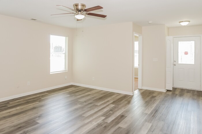 Building Photo - 109 Jesse Layne Dr