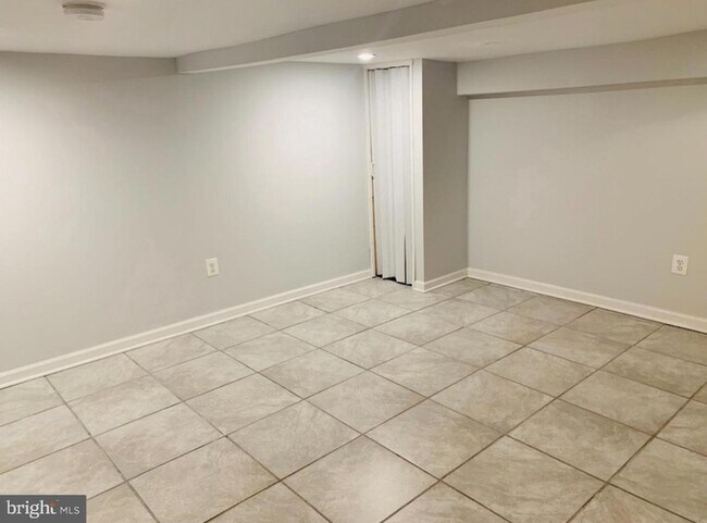 Building Photo - 617 Montpelier St