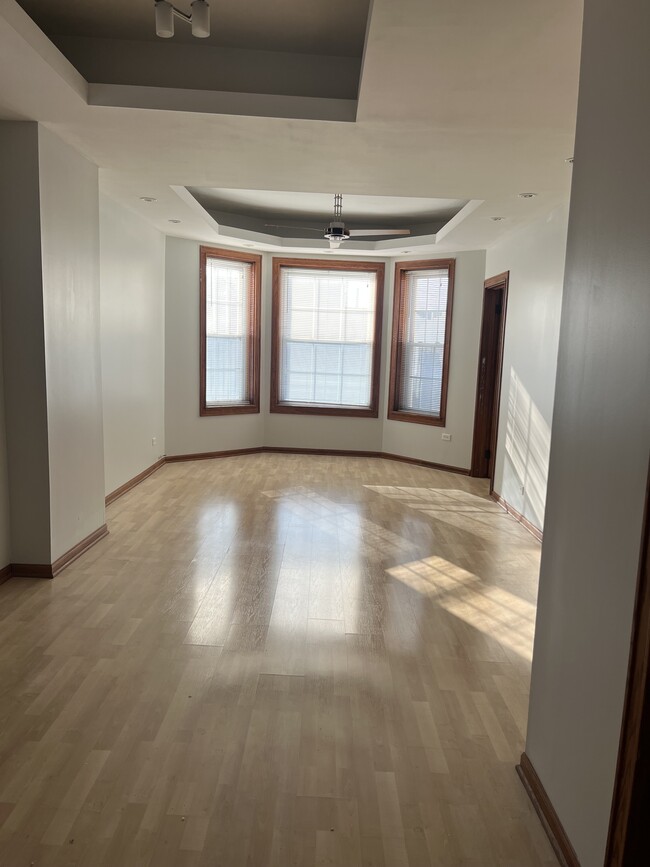 Living room / Dinning Area - 2916 W Diversey Ave